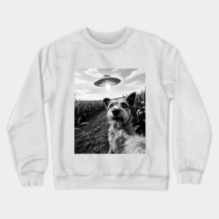 Funny Alien UFO Dog Selfie in Cornfield Sci-Fi Design Crewneck Sweatshirt